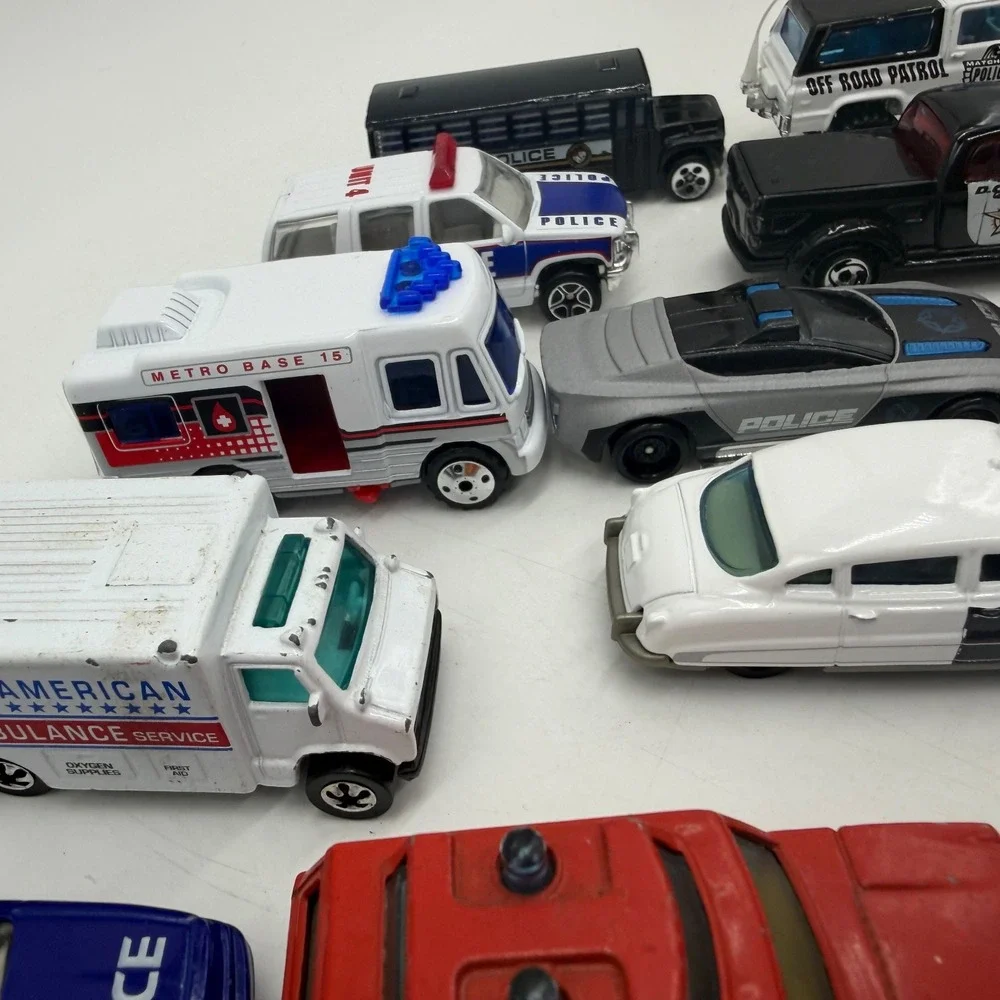 Hot Wheels Matchbox Mixed Lot 19 Diecast Police Ambulance Rescue Vehicles Used